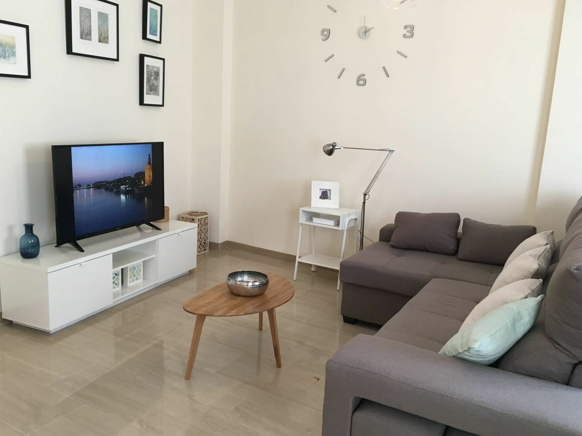 Teodosio Apartment Free Parking & Central Ac Séville Extérieur photo